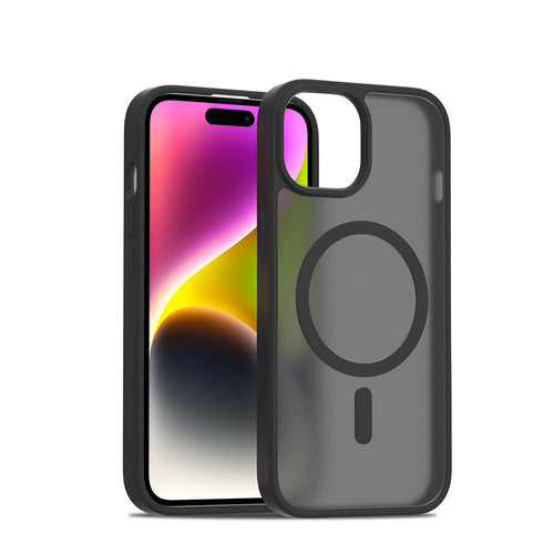 Fe'nomenal iPhone 15 ColorShield Backcover met MagSafe - Zwart, hoesje op het toestel